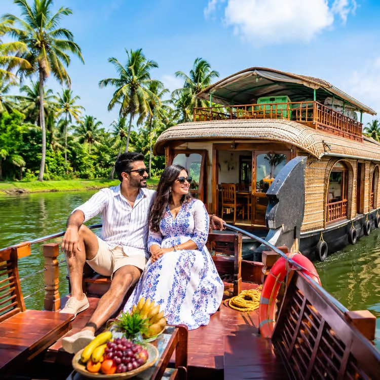 Kerala Backwaters Family Package – 5 Days