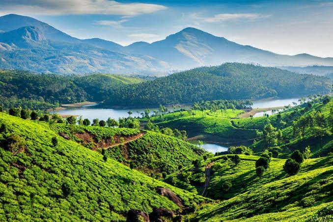 Kerala Backwaters Family Package – 5 Days
